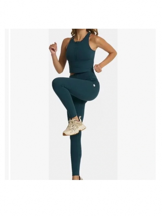 Vuori Pants - Vuori 2 piece set tank top w built in bra and leggings size s and xs